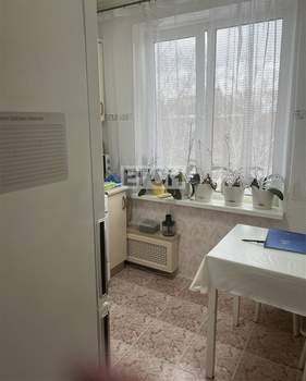 3-к квартира, вторичка, 50м2, 6/9 этаж