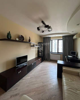 2-к квартира, вторичка, 70м2, 7/17 этаж