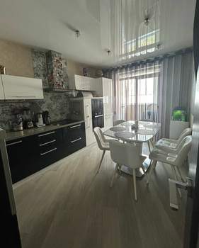 2-к квартира, вторичка, 63м2, 10/17 этаж