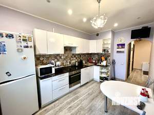 2-к квартира, вторичка, 63м2, 10/19 этаж
