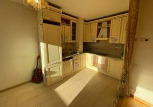 4-к квартира, вторичка, 130м2, 4/10 этаж