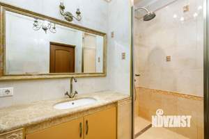 3-к квартира, вторичка, 122м2, 8/18 этаж