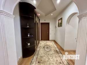 4-к квартира, вторичка, 156м2, 8/18 этаж