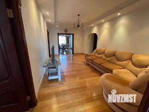 4-к квартира, вторичка, 174м2, 5/18 этаж