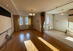 4-к квартира, вторичка, 130м2, 4/10 этаж