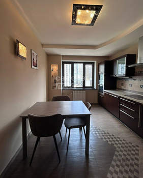 2-к квартира, вторичка, 70м2, 7/17 этаж