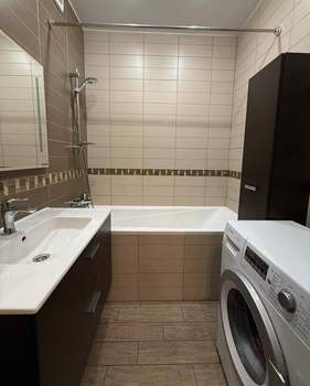 2-к квартира, вторичка, 65м2, 6/18 этаж