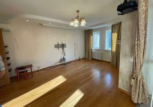 4-к квартира, вторичка, 130м2, 4/10 этаж